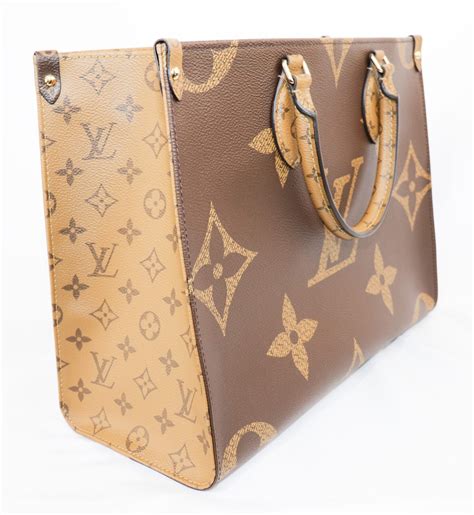 LOUIS VUITTON ONTHEGO MM REVIEW .